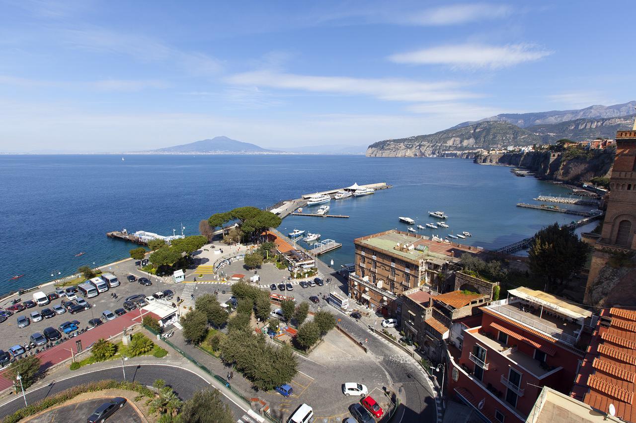 Amore Rentals - Gilda'S House Sorrento Exteriör bild